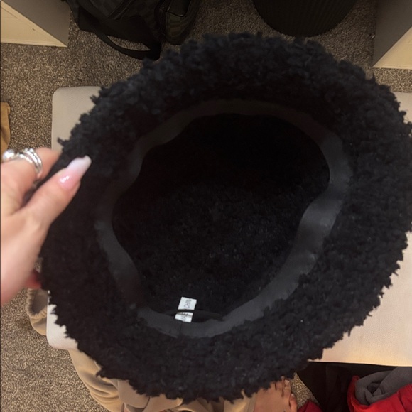 CHANEL BUCKET HAT - Picture 3 of 5